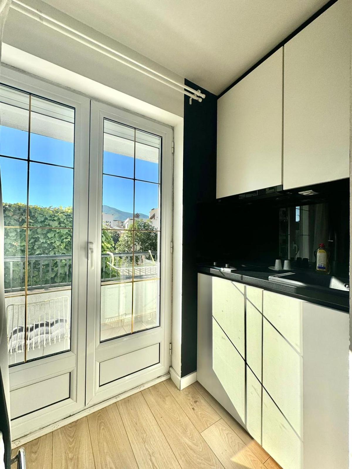 Apartmani Terminal Budva Exteriör bild